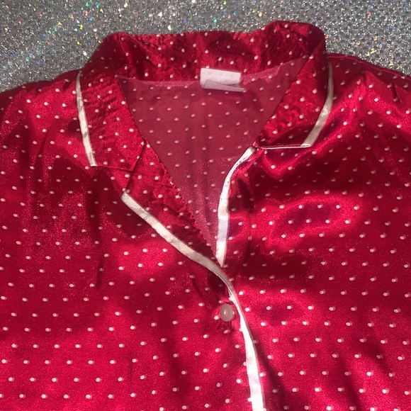 Gilligan & O’ Malley Vintage Red “Silk” w/ White Dots Pajama Top Sz Large - Picture 2 of 7